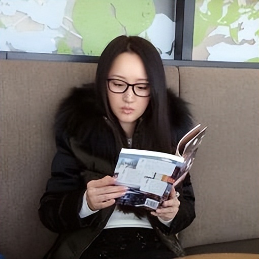 赖文峰出狱后娶妻生子，杨钰莹却至今未婚，她在追求什么？ 第57张