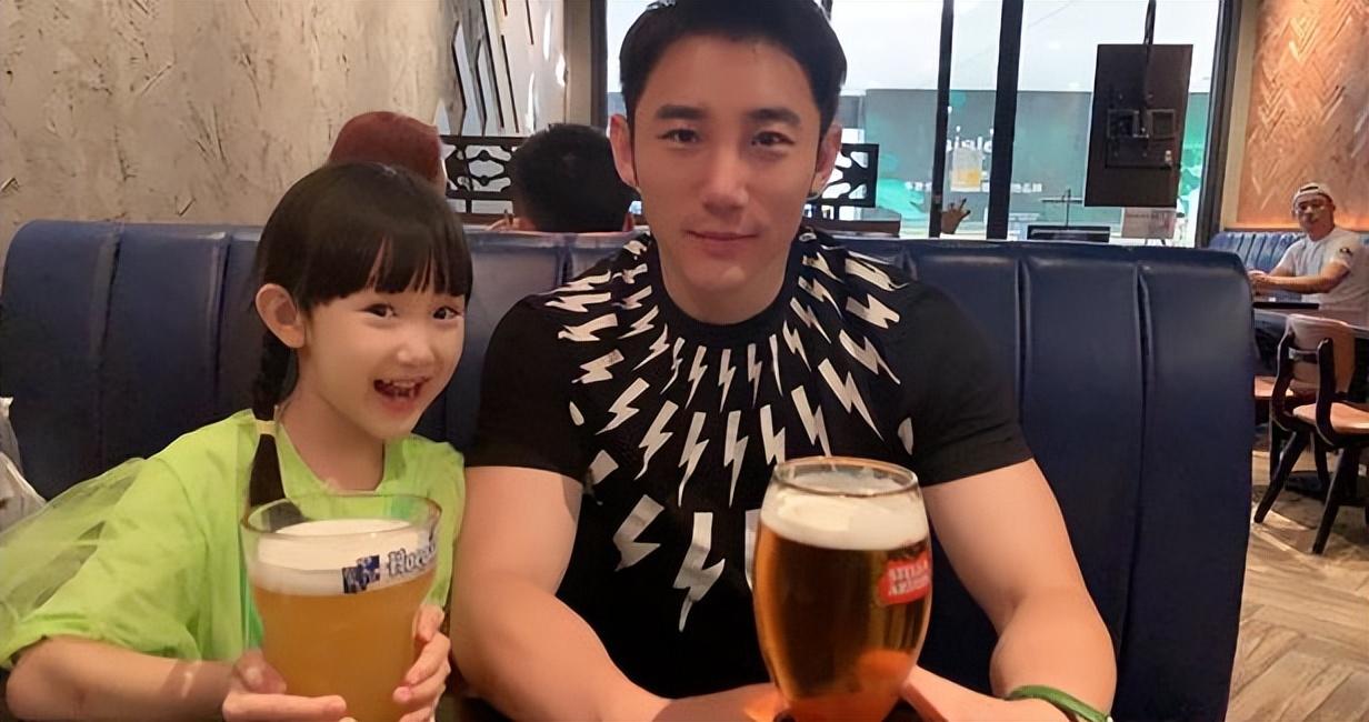 白冰个人资料简介（闪婚小三岁男模，离婚后独自带娃） 第55张