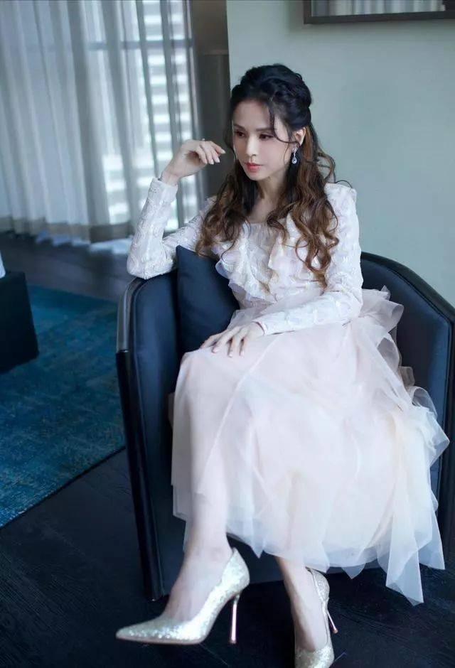 李若彤个人简介（如今55岁一个人生活） 第41张