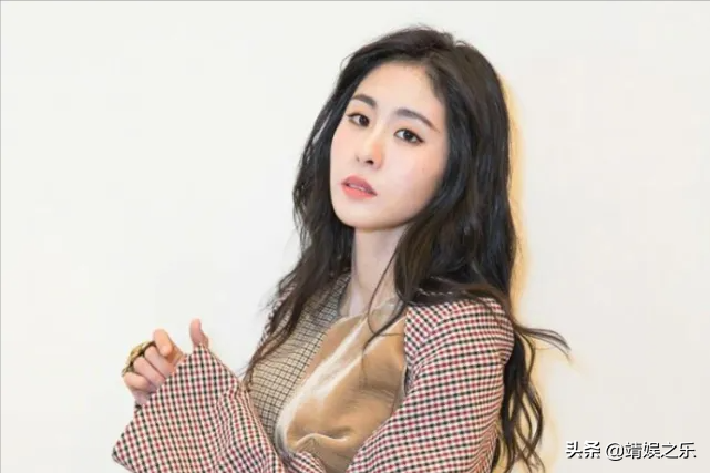 华晨宇结婚了吗妻子是谁（网传华晨宇隐婚生子老婆是张碧晨） 第27张