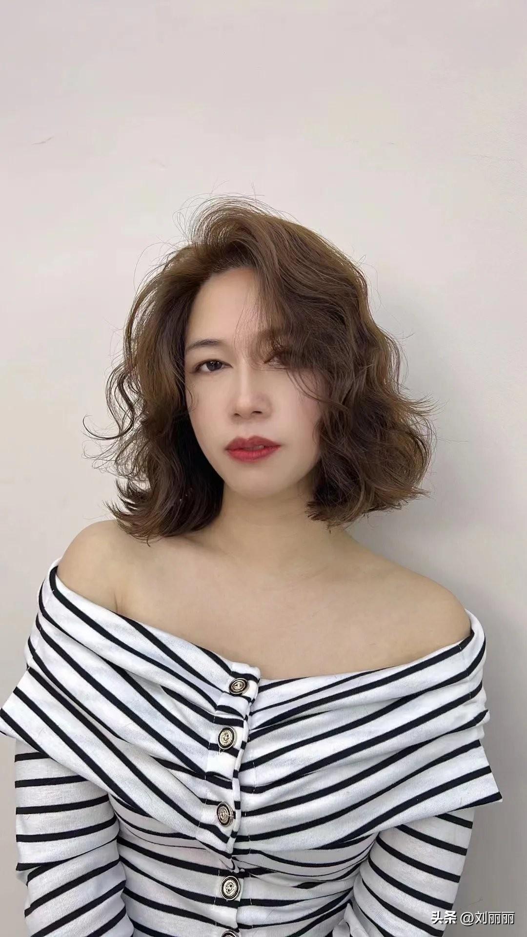 短发发型女2023最新款图片大全（女生热门精致的短发推荐） 第9张