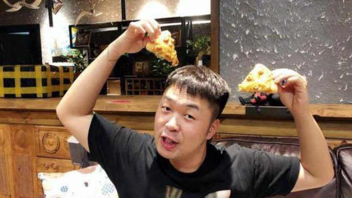 中国最有钱的十大明星（10位家里富得流油的明星） 第3张