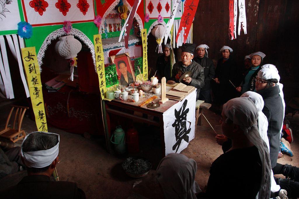 中国农村白事祭奠仪式（丧礼上开光仪式的背后含义） 第9张