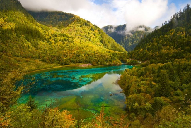 世界十大最美丽的湖泊 热门湖泊景点排名前十 第5张