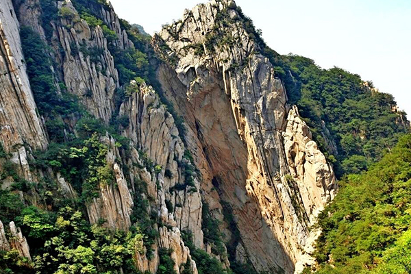 河南爬山景点排名推荐前十 河南十大爬山好去处 第1张