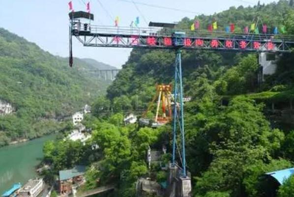 中国十大蹦极点排行榜 澳门塔蹦极上榜,宜昌三峡蹦极排名第二 第3张