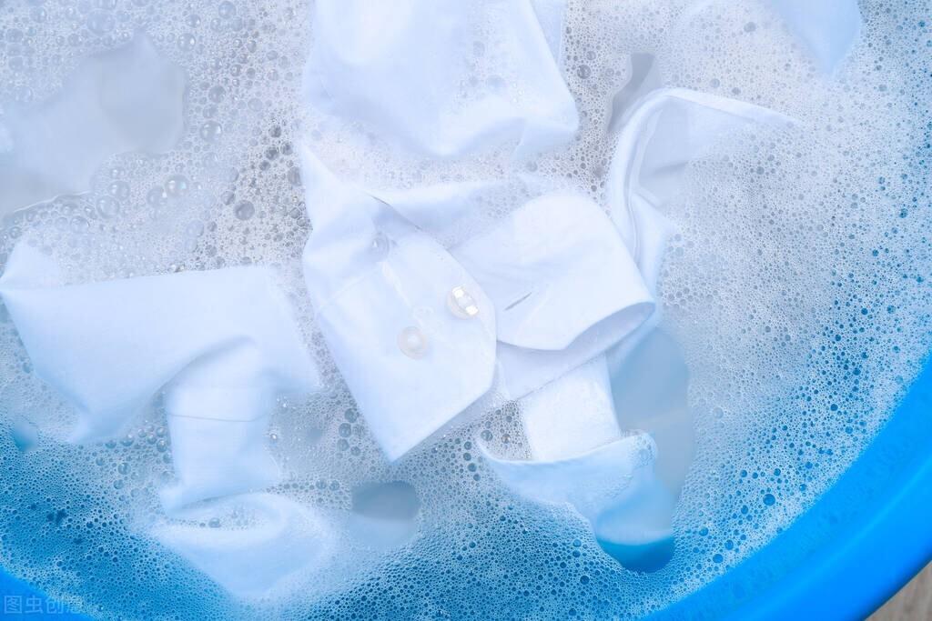 白衣服变黄怎么样才能洗白？6个洗白小技巧送给你 第13张
