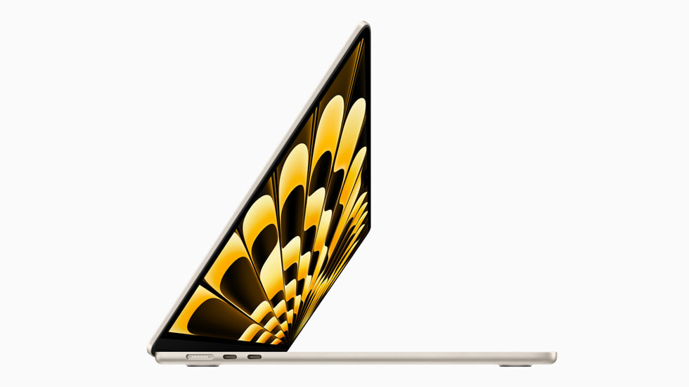 展现全新 15 英寸 MacBook Air 纤薄外型的侧面视图。 第1张