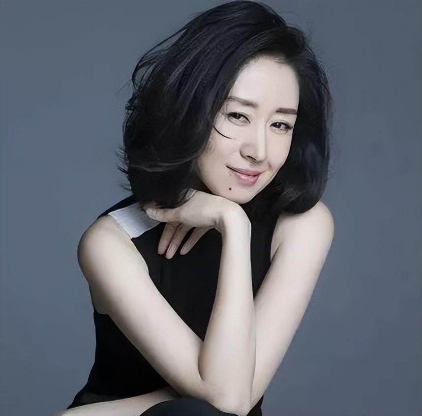 七年婚姻的泪与痛，与前夫离婚后，刘敏涛活出了属于她的独特精彩 第61张