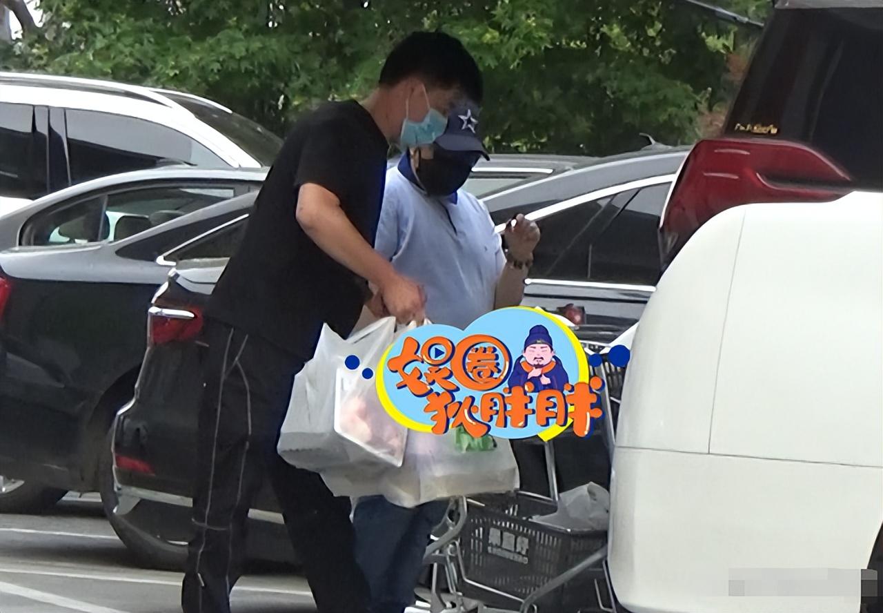 韩红身体怎么了最新消息（低调现身超市，身材魁梧赘肉明显） 第15张
