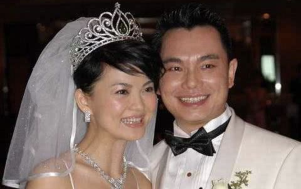 李湘：情断大学初恋，两段婚姻皆成空，她的强势未必是好事 第29张