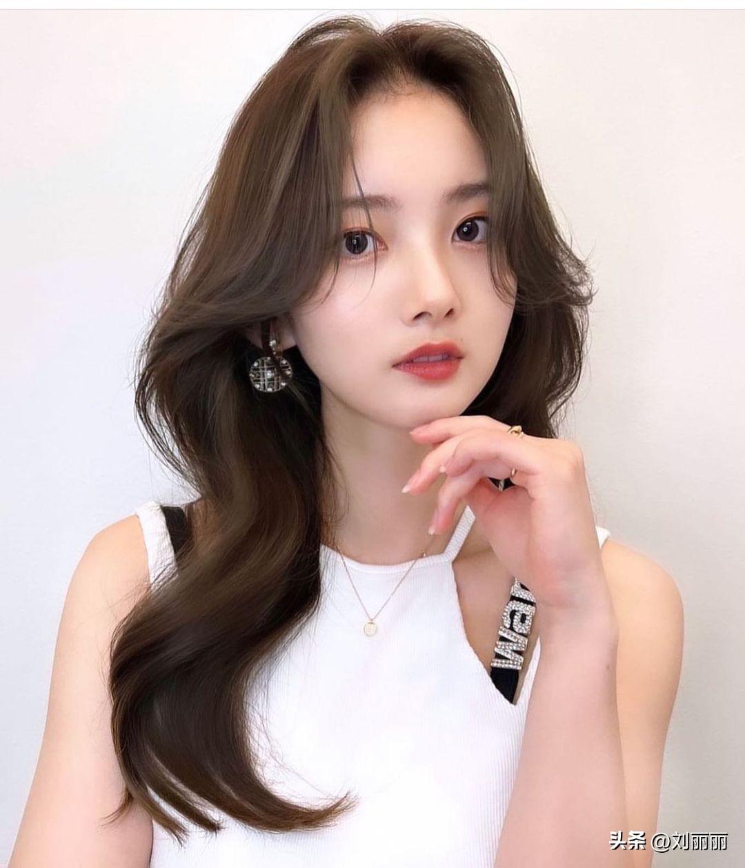 短发发型女2023最新款图片大全（女生热门精致的短发推荐） 第21张