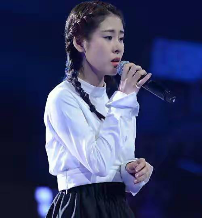 实力歌手张碧晨，做过练习生，当过私生饭，30岁成为单身妈妈 第15张
