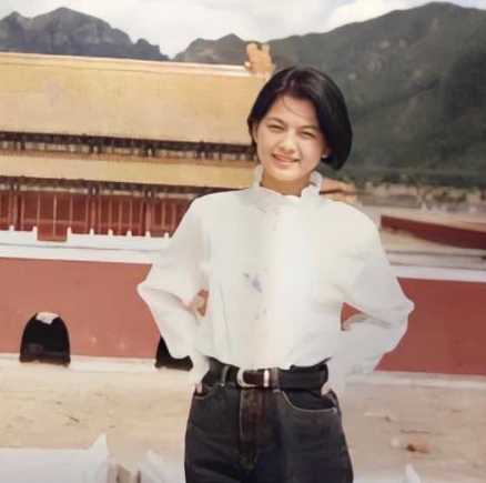 李湘：情断大学初恋，两段婚姻皆成空，她的强势未必是好事 第15张