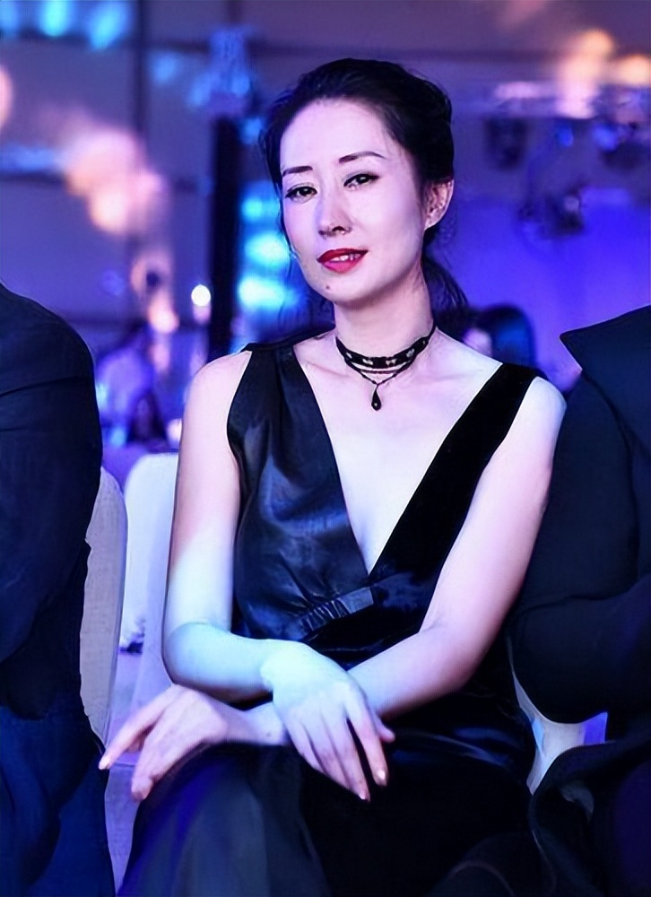 七年婚姻的泪与痛，与前夫离婚后，刘敏涛活出了属于她的独特精彩 第65张