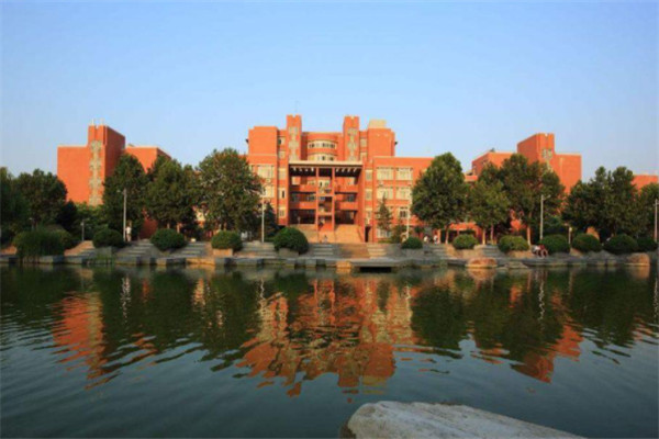 河南省十大名校排行榜，郑州大学高居第一名 第1张