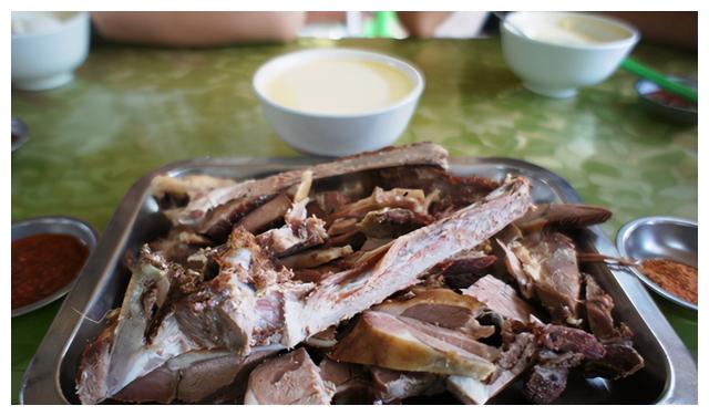 西宁有什么特色美食？去西宁旅游必吃的11道美食 第1张