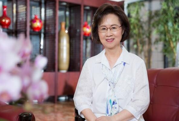 中国10大情感女作家：张爱玲和三毛全上榜 第7张