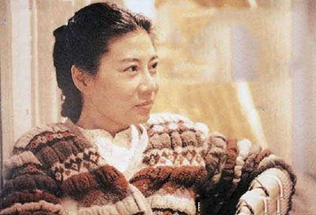 中国10大情感女作家：张爱玲和三毛全上榜 第9张