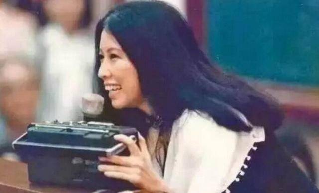 中国10大情感女作家：张爱玲和三毛全上榜 第19张