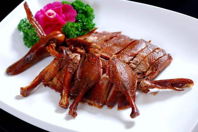 云南有什么特色菜？去云南必点的6道名菜 第1张