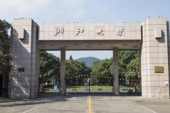 021年汉语言文学专业名校排行榜：北大第一，北师大第二"