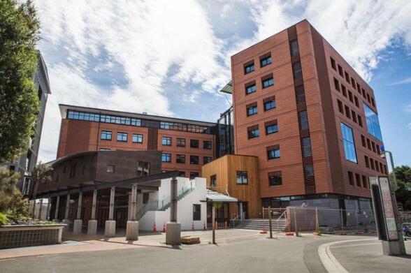 022新西兰大学QS排名，奥克兰大学排名第一"