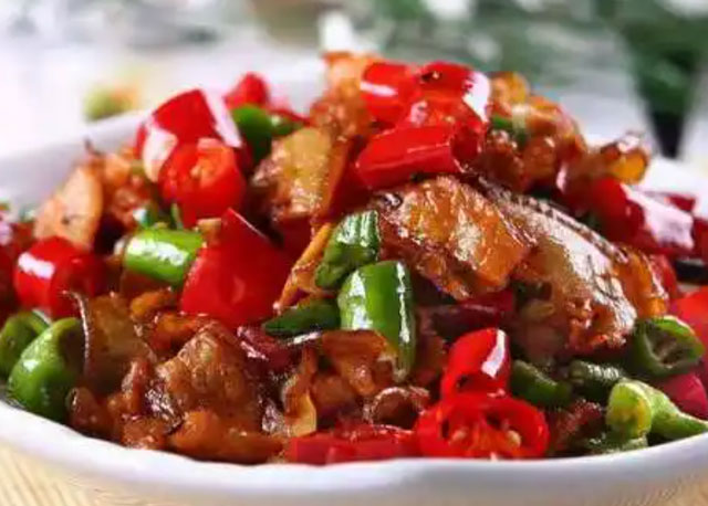 去湖南必点的7道湘菜：麻辣子鸡榜上有名 第5张