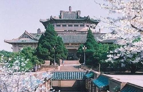 中国建筑最美十大校园，武大、厦大包揽前两名 第1张