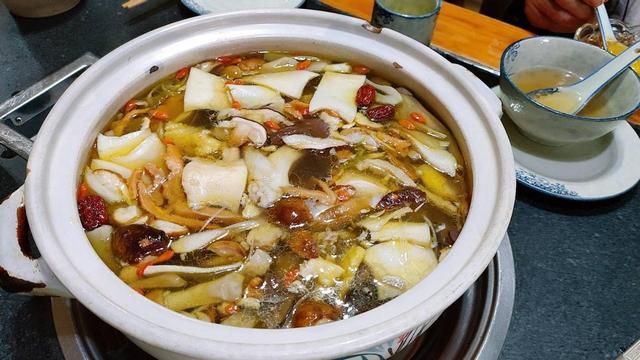 去云南必点的8道滇菜：宣威小炒肉上榜，你吃过几样？ 第1张