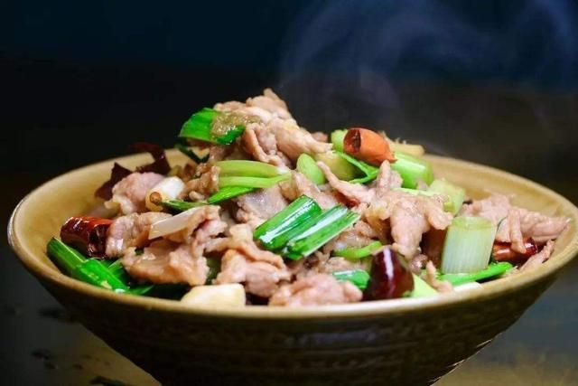 去云南必点的8道滇菜：宣威小炒肉上榜，你吃过几样？ 第3张