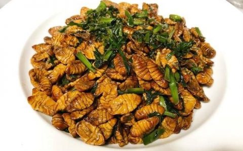 贵州四大怪菜：炒香虫、酸菜炒汤圆双双入榜