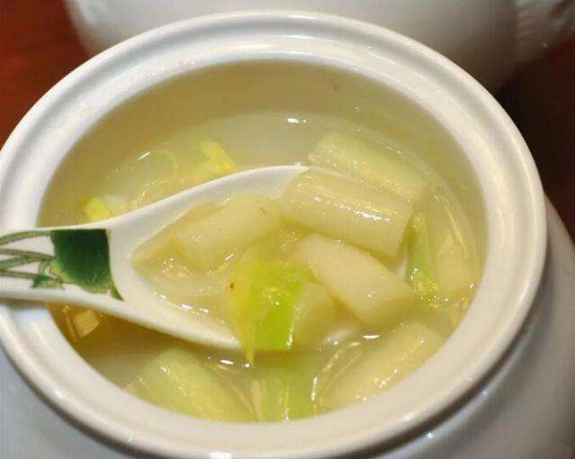 去山东必点的8道鲁菜：四喜丸子上榜，烤鸭排首位 第5张