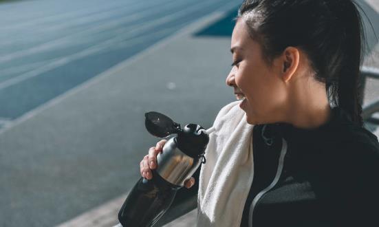 8招让你轻松清洗运动水壶 选购运动水壶要坚固耐用安全可靠 第5张