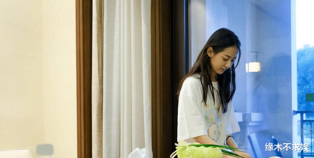 陈钰琪为何总演女一号？看到生图，29岁的她现实中原来长这样 第17张
