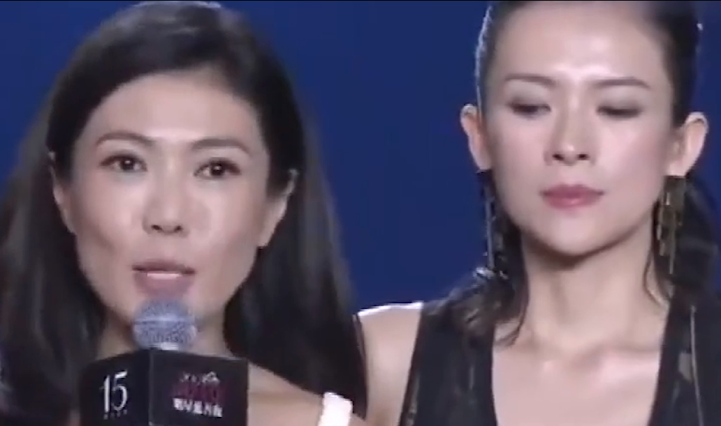 苏芒：用丑照毁掉伊能静，公然摸富豪大腿，遭名门痞女洪晃暗讽 第25张