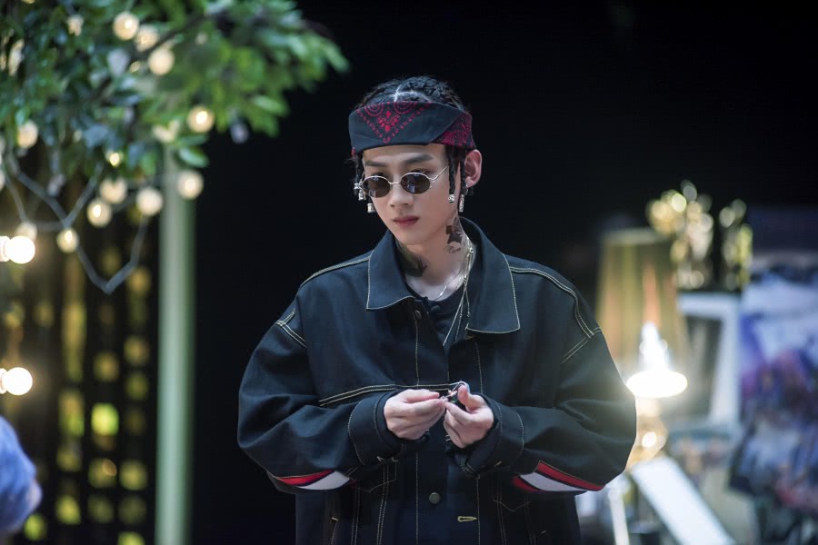 白敬亭为什么不拍吻戏？评论区炸了，网友一语惊醒梦中人，凉了凉 第17张