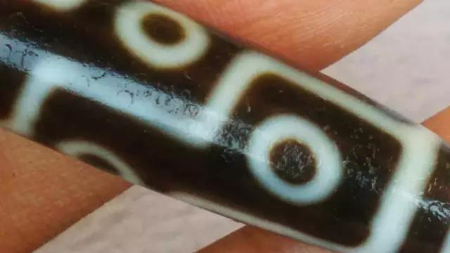 才让冷珠：天珠是什么材质的才是真的天珠 第5张