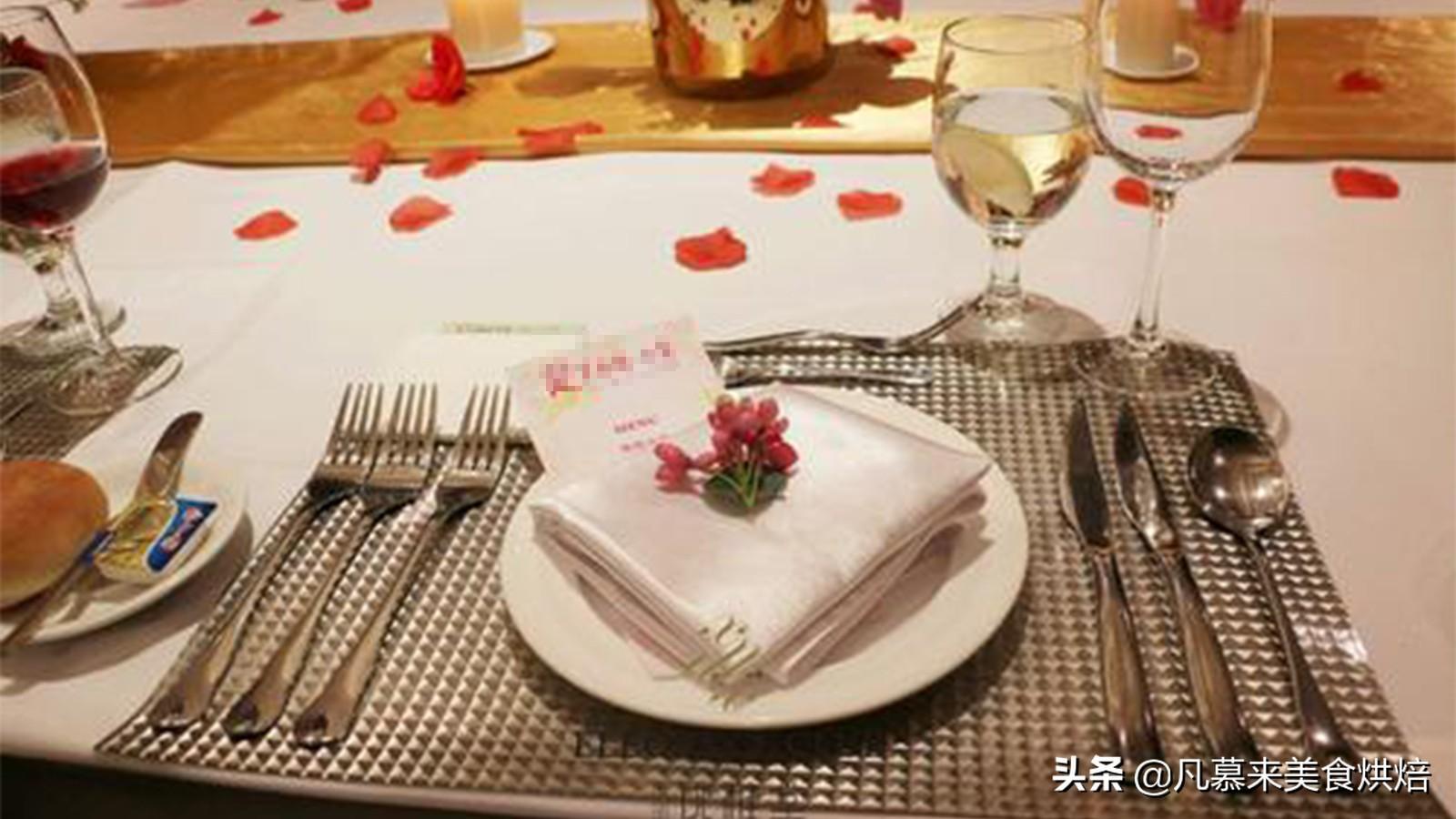 吃西餐是左手拿刀还是右手拿刀（吃牛排刀叉的正确拿法） 第1张