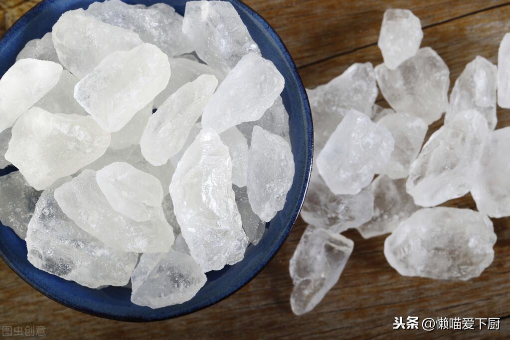 冰糖和白砂糖的区别（冰糖和白砂糖哪种炒糖色好） 第9张
