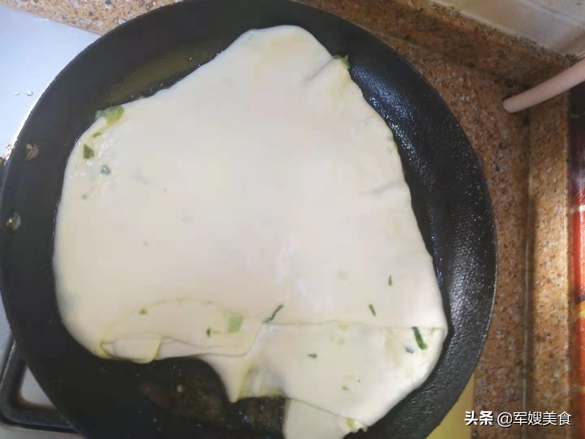 葱油饼的家常做法 第9张