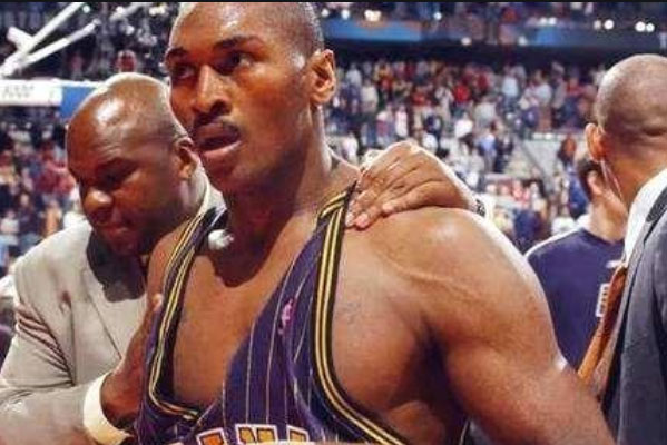 NBA十大恶意犯规排行榜：锁喉肘击太常见，拳击动作险些废人 第3张