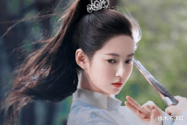 陈钰琪为何总演女一号？看到生图，29岁的她现实中原来长这样 第9张