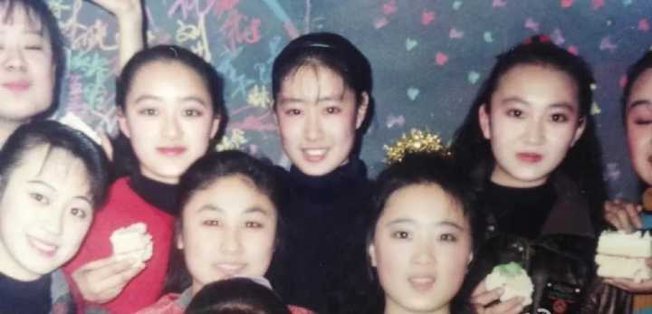 刘敏涛的苦情史，7年丧偶式婚姻因冰淇淋终结，中年叛逆活出自我 第13张