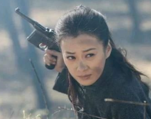 1925年，女匪“驼龙”被枪决，行刑前身穿丝绸旗袍，高喊我不怕死 第19张