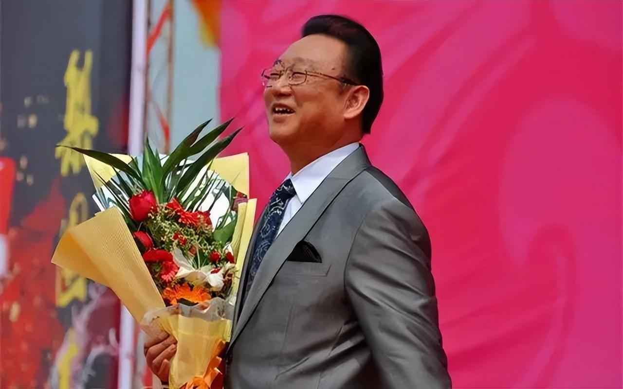 蒋大为个人资料简介（蒋大为：国内赚钱国外花） 第31张