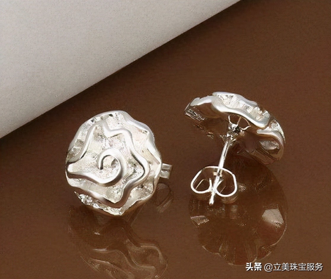 纯银ag999多少钱一克（999银首饰价格详谈） 第1张