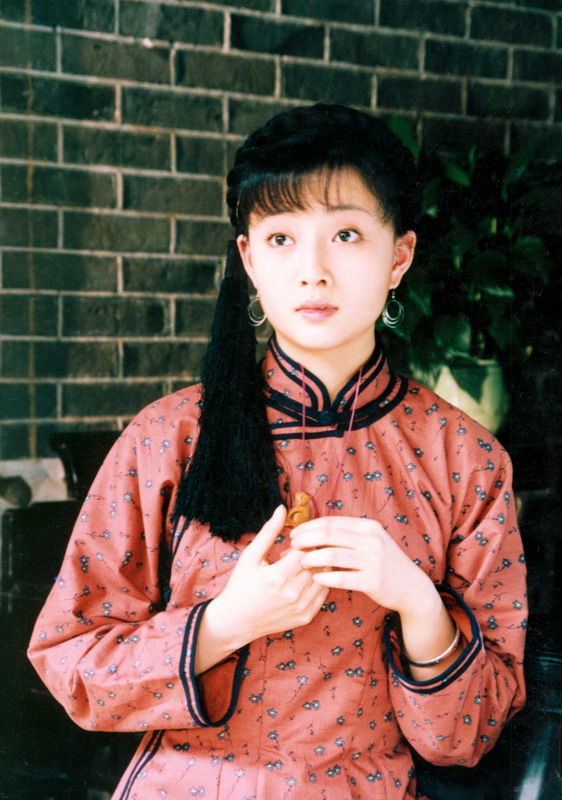43岁殷桃频因颜值上热搜：出道20年16部经典作品，最绝的是演技 第11张