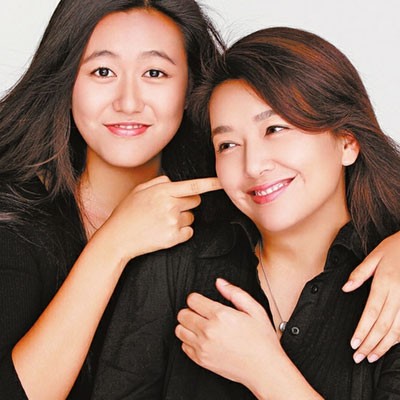 与二婚妻子相守11年，演20年配角终成名，靳东到底有何本事？ 第39张