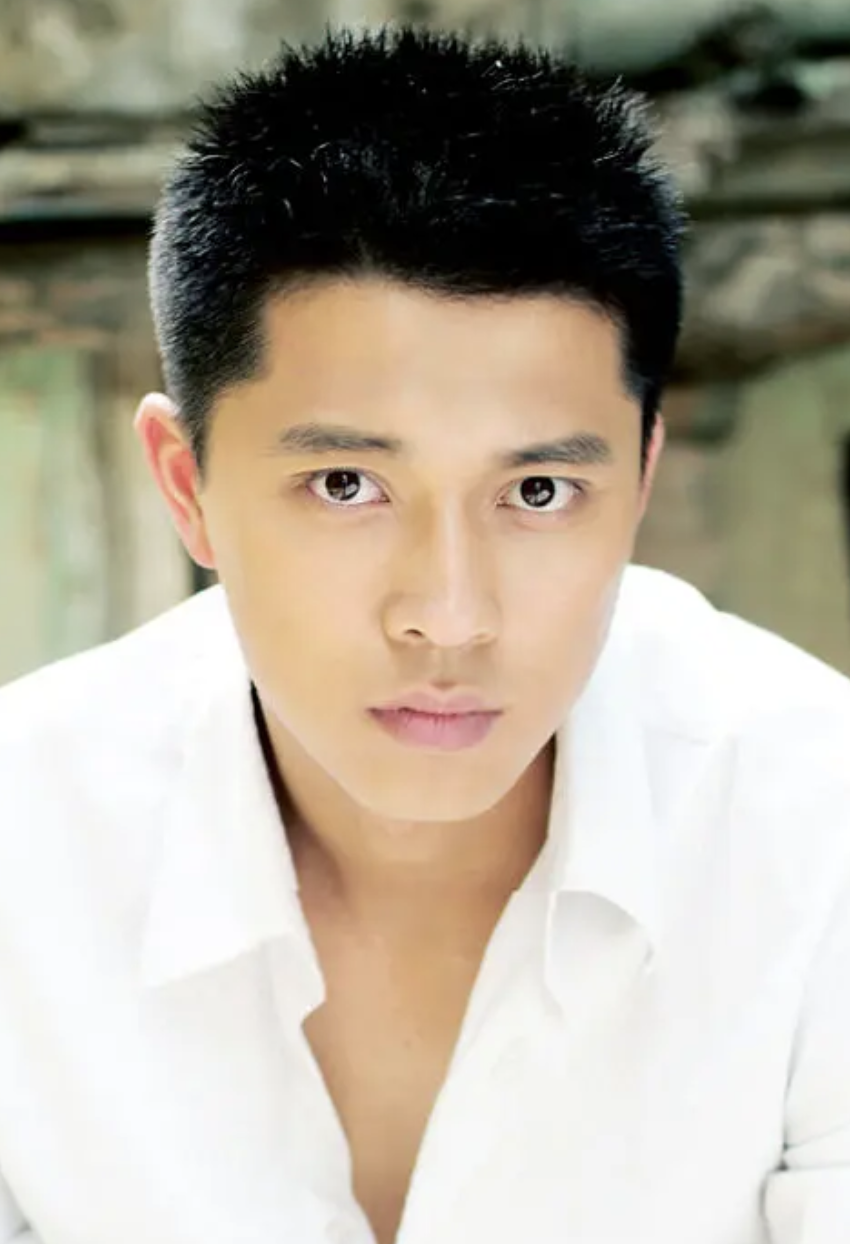 演员王雷：苦熬8年成名，宠爱李小萌至今无绯闻，活成人生赢家 第25张